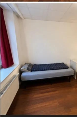 Student Room with Private Bathroom in Antwerp Center image 6